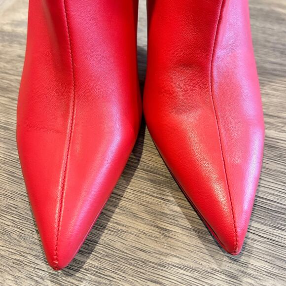 STEVE MADDEN Womens
Red Padded Elysian booties - Picture 2 of 10